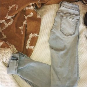 Empyre Light wash jeans